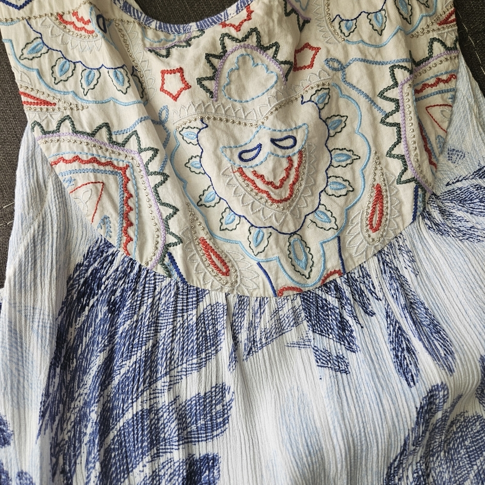 Anthropologie embroidered top - Picture 3 of 4